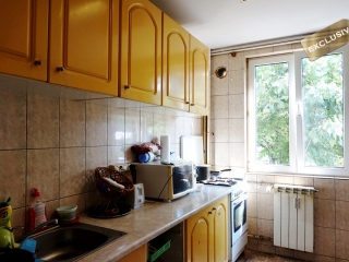 Apartament cu 3 camere, balcon si boxa